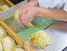 商品ひとつひとつを大切に扱います