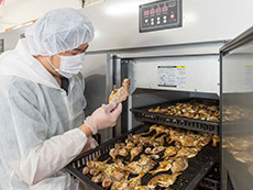 自慢の乾燥機で旨み・香りを最大限引き出します